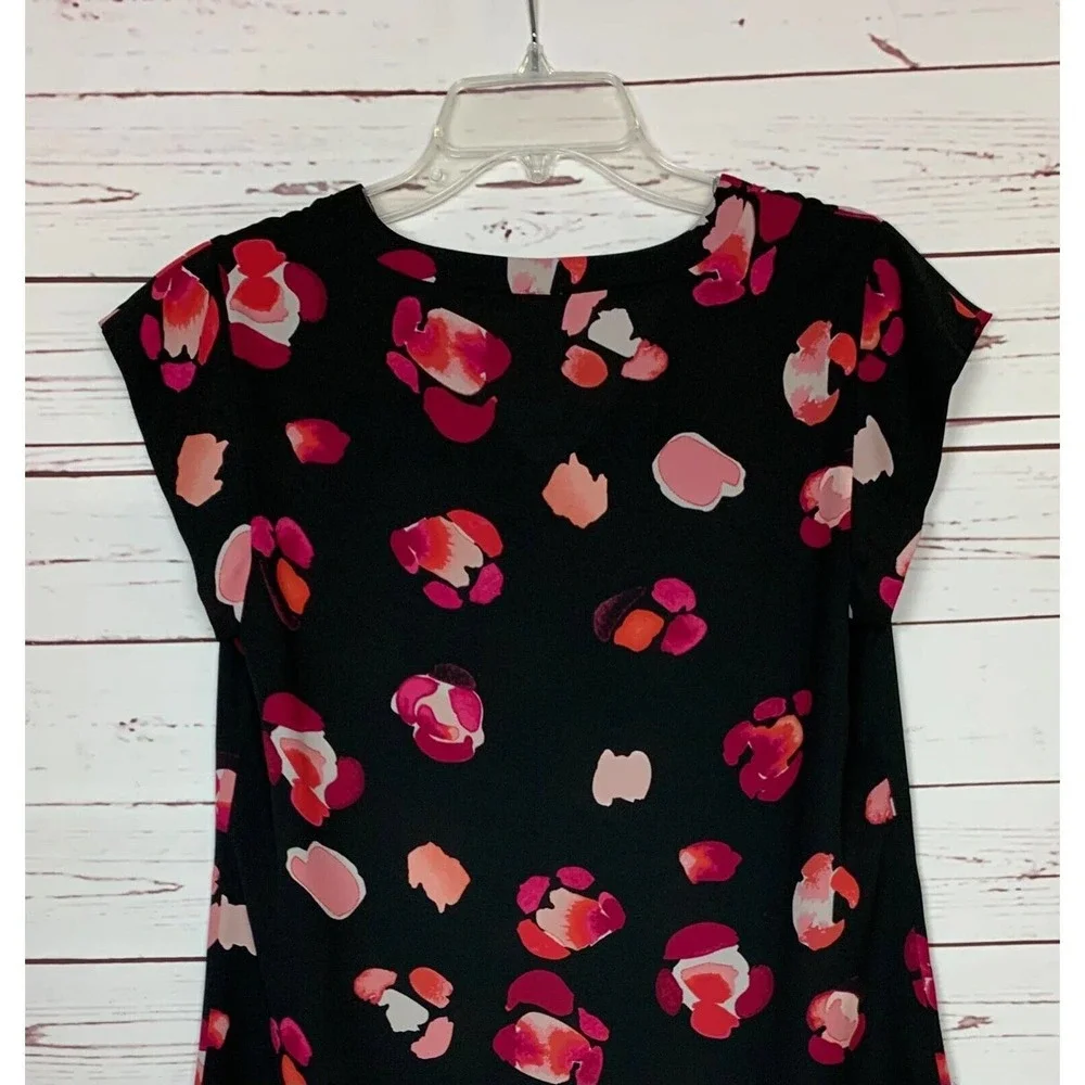 CAbi Women's S Small Black Pink Floral Short Sleeve Cute Petal Top Blouse #5523 - Picture 10 of 12